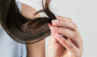 髪がパサついてまとまらない